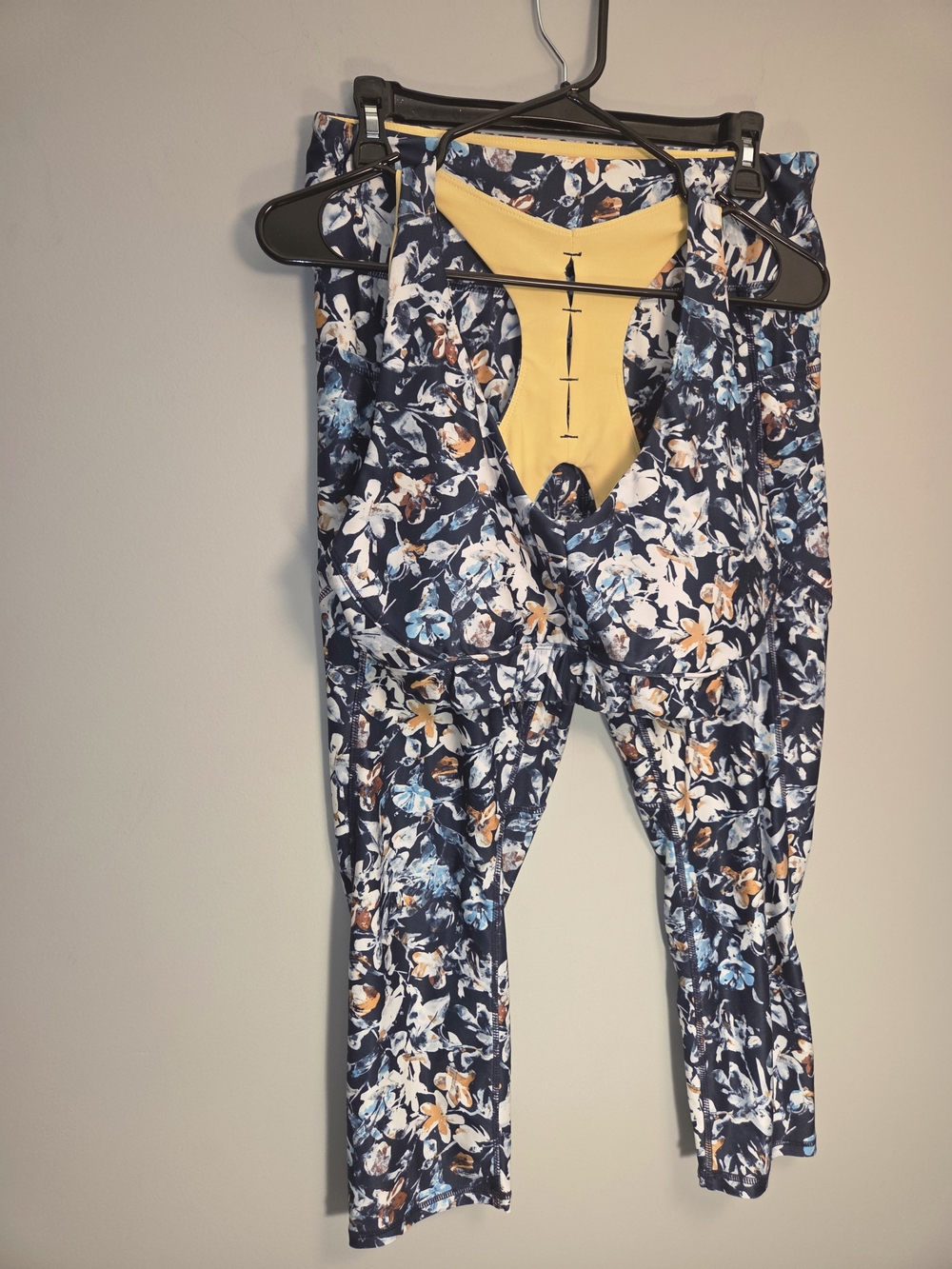 Dip Activewear Floral Matching Set - L Top / XL Bottoms.